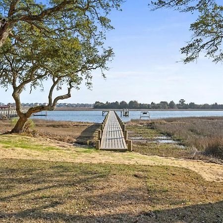 Вілла Dolphin Cove - Whole Waterfront House With Dock Ошен-Айл-Біч Екстер'єр фото