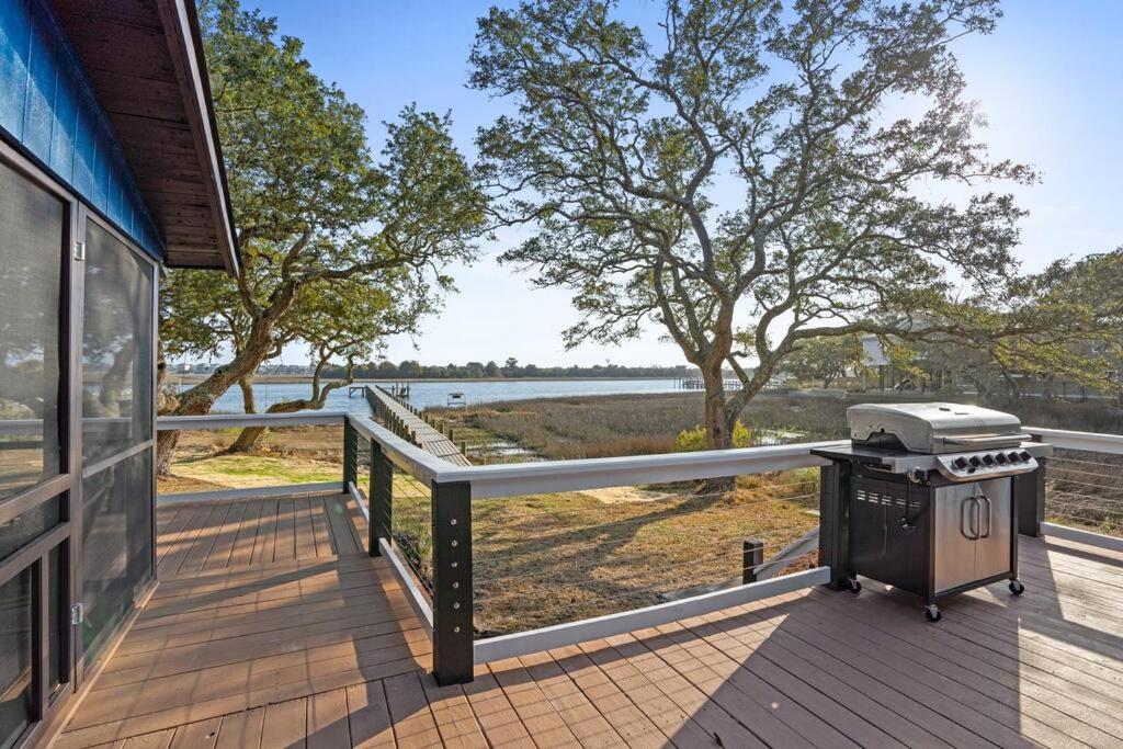 Вілла Dolphin Cove - Whole Waterfront House With Dock Ошен-Айл-Біч Екстер'єр фото
